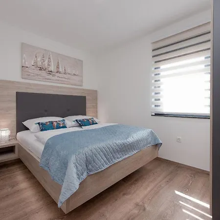 Blue Sky Zadarvillas 别墅 图兰杰