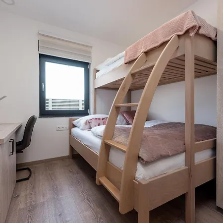 Blue Sky Zadarvillas 别墅 图兰杰