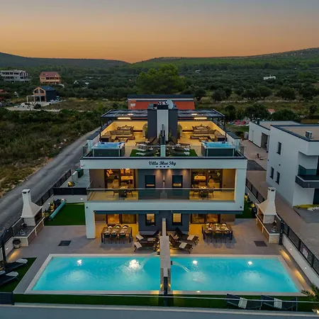 Blue Sky Zadarvillas Вилла Турань