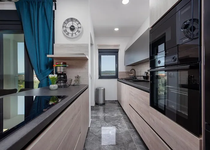 Blue Sky Zadarvillas 别墅 *