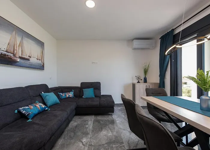 Blue Sky Zadarvillas 别墅 图兰杰