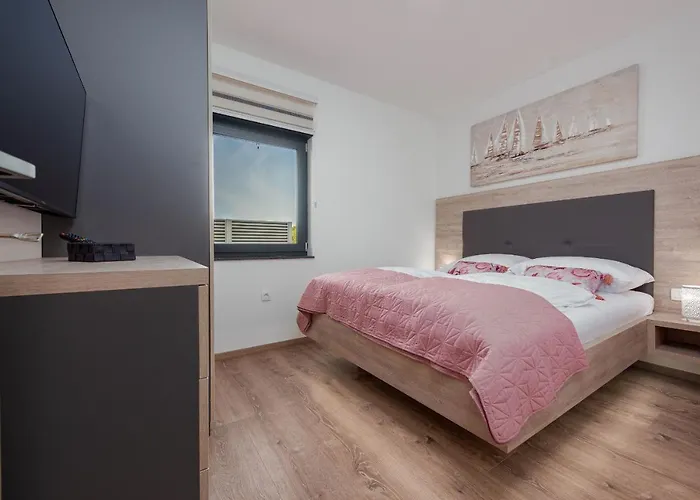 Blue Sky Zadarvillas Турань