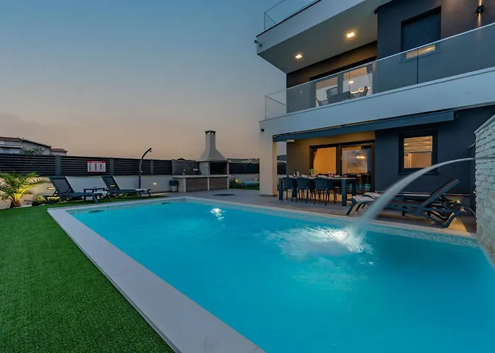 Blue Sky Zadarvillas 别墅 图兰杰